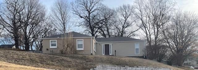 929 E Hyde Park Avenue — photo 2