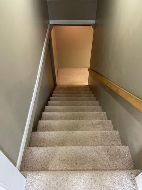 929 E Hyde Park Avenue — photo 31