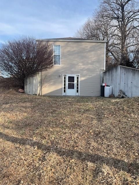 929 E Hyde Park Avenue — photo 38