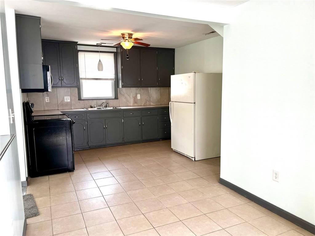 1021 N Poplar Street — photo 13
