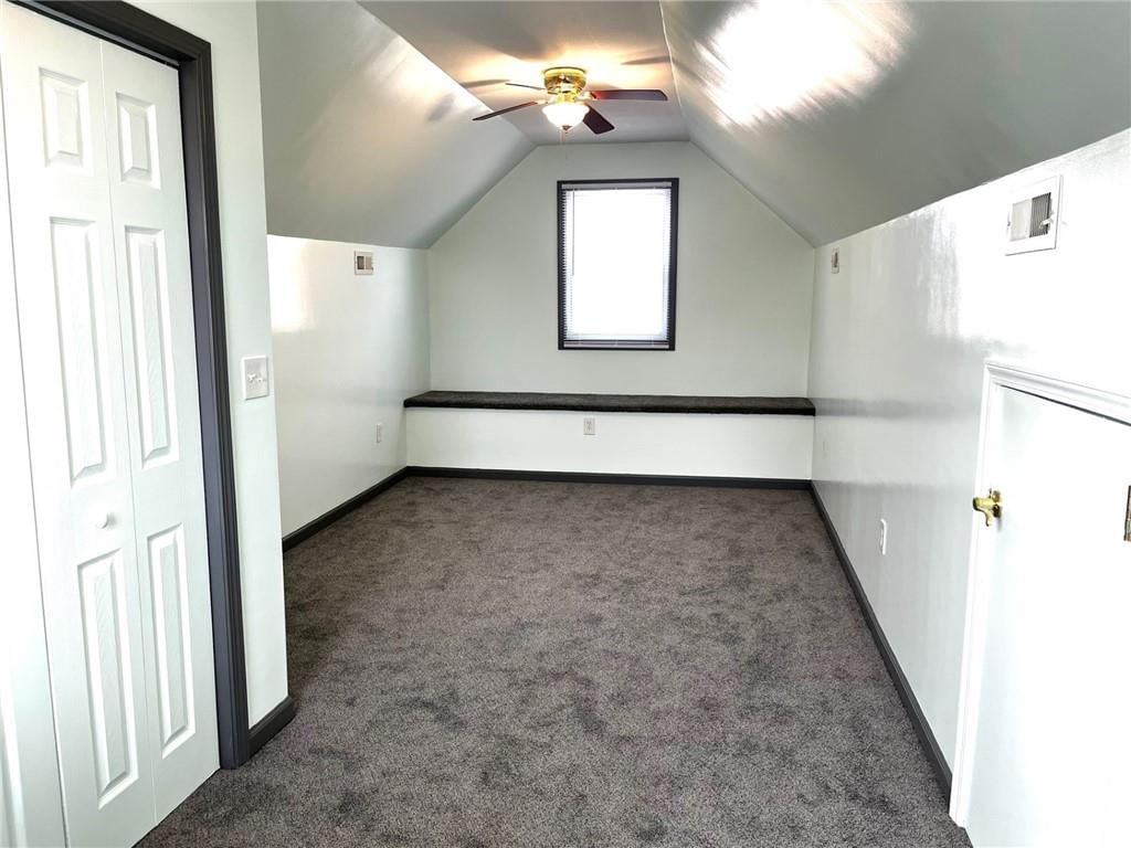 1021 N Poplar Street — photo 20