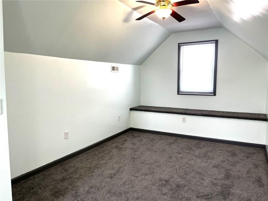 1021 N Poplar Street — photo 21