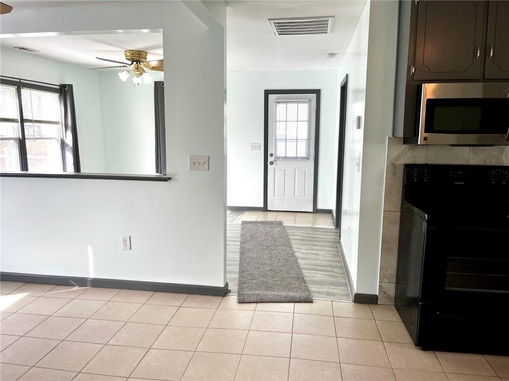 1021 N Poplar Street — photo 22