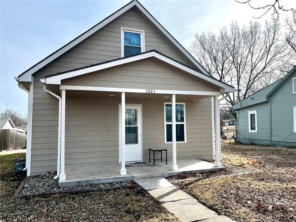 1021 N Poplar Street — photo 29