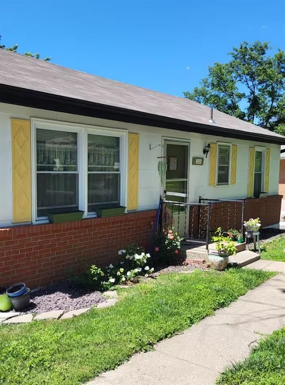 3936 N Spruce Avenue — photo 4