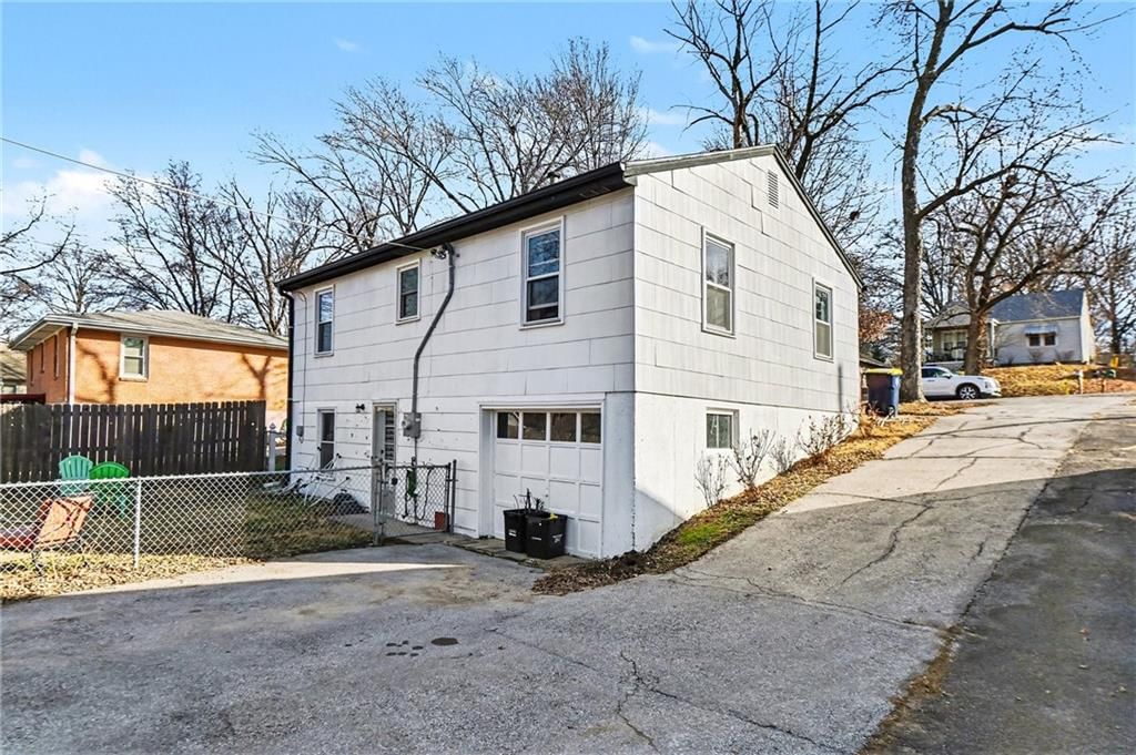 3936 N Spruce Avenue — photo 13