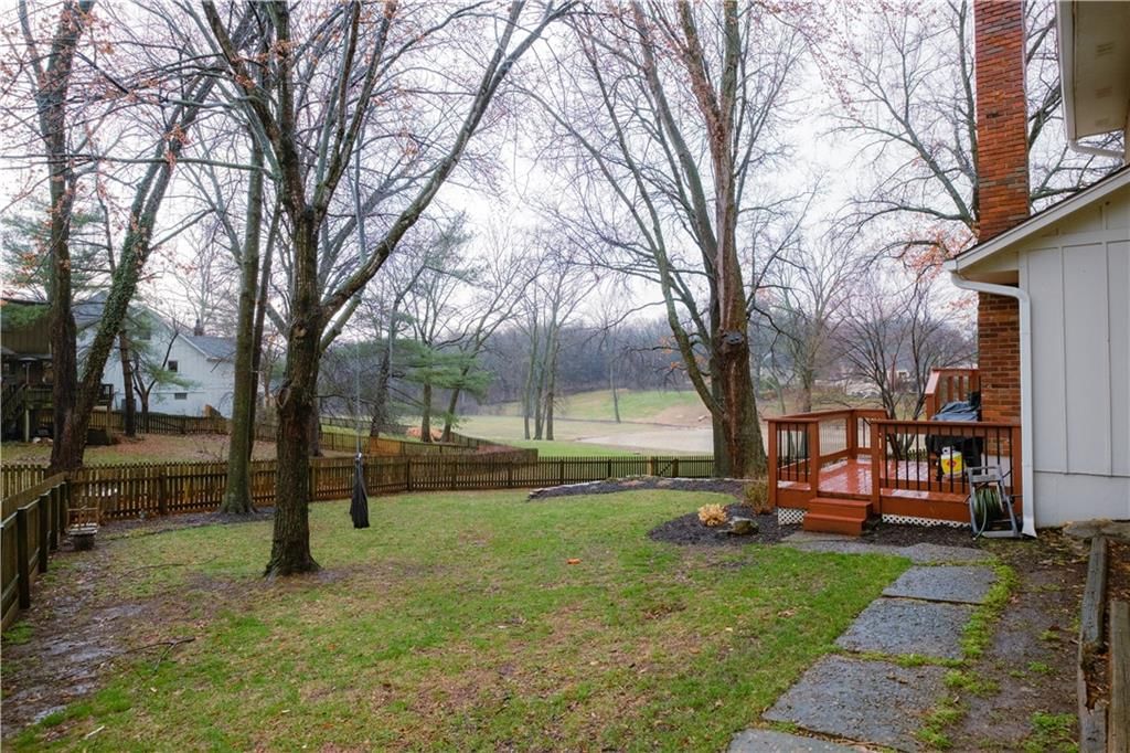 183 NE Chinquapin Court — photo 5