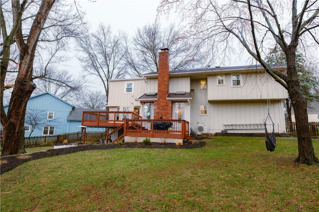 183 NE Chinquapin Court — photo 6
