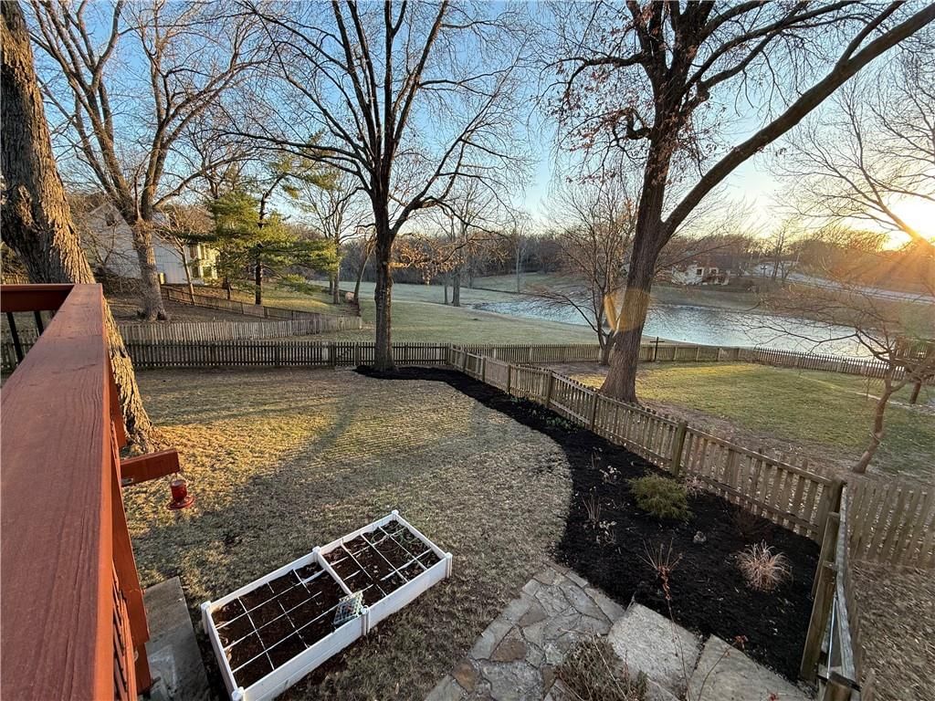 183 NE Chinquapin Court — photo 12