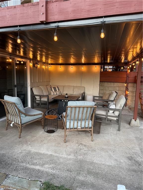183 NE Chinquapin Court — photo 14