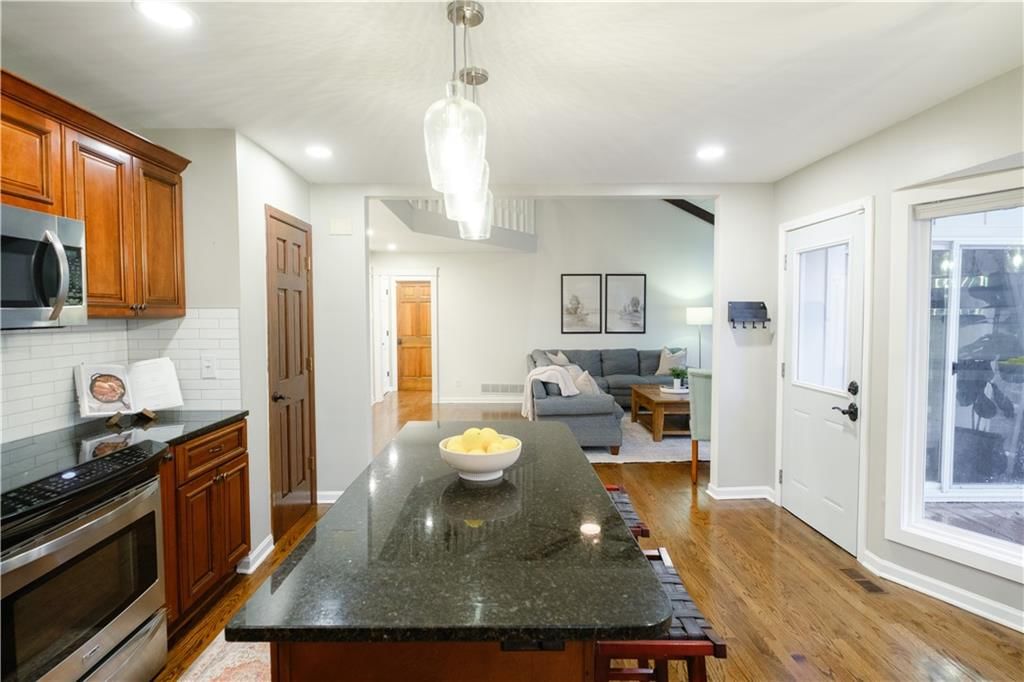 183 NE Chinquapin Court — photo 31