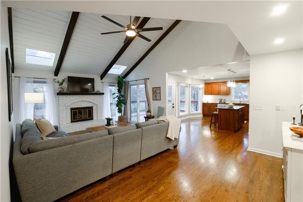 183 NE Chinquapin Court — photo 32