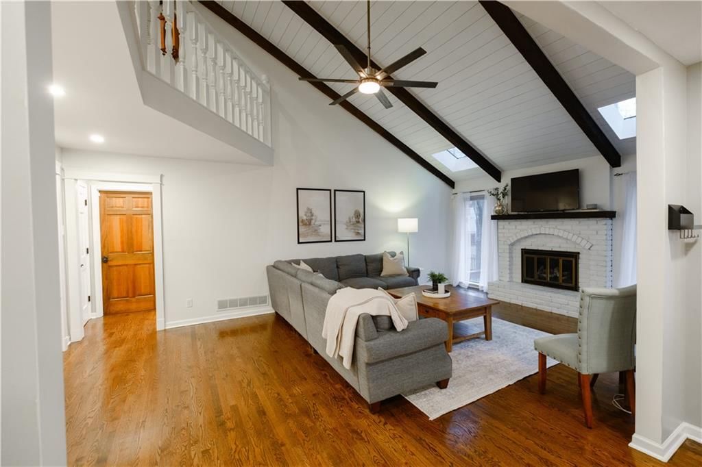 183 NE Chinquapin Court — photo 34