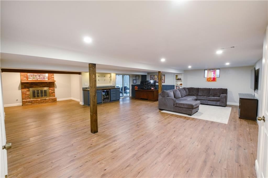 183 NE Chinquapin Court — photo 40