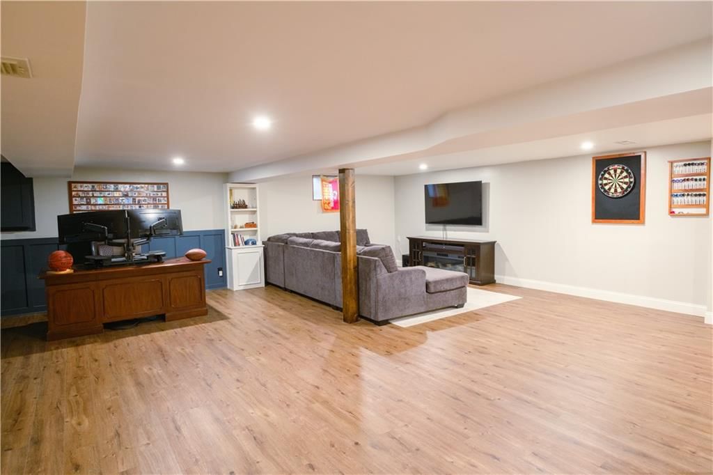 183 NE Chinquapin Court — photo 43