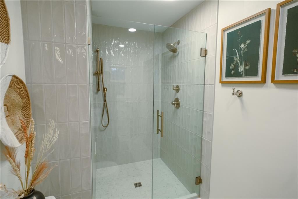 183 NE Chinquapin Court — photo 56