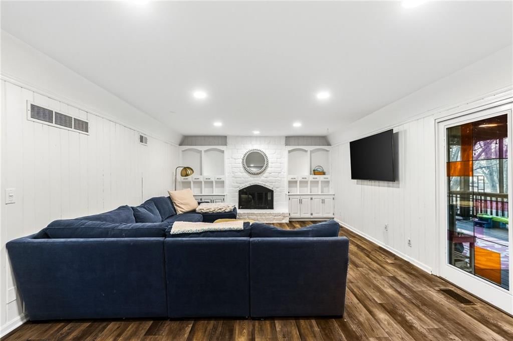 9809 W 101st Street — photo 11