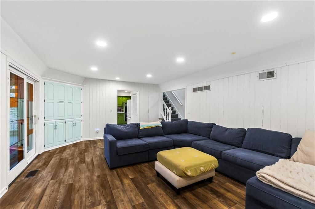 9809 W 101st Street — photo 12