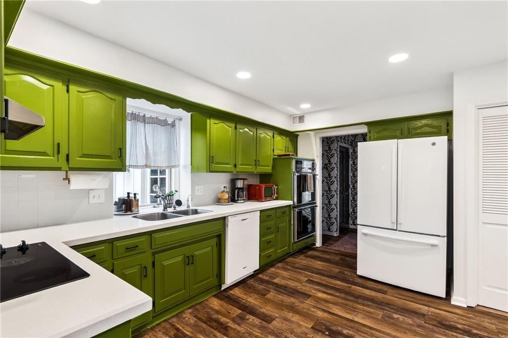 9809 W 101st Street — photo 16