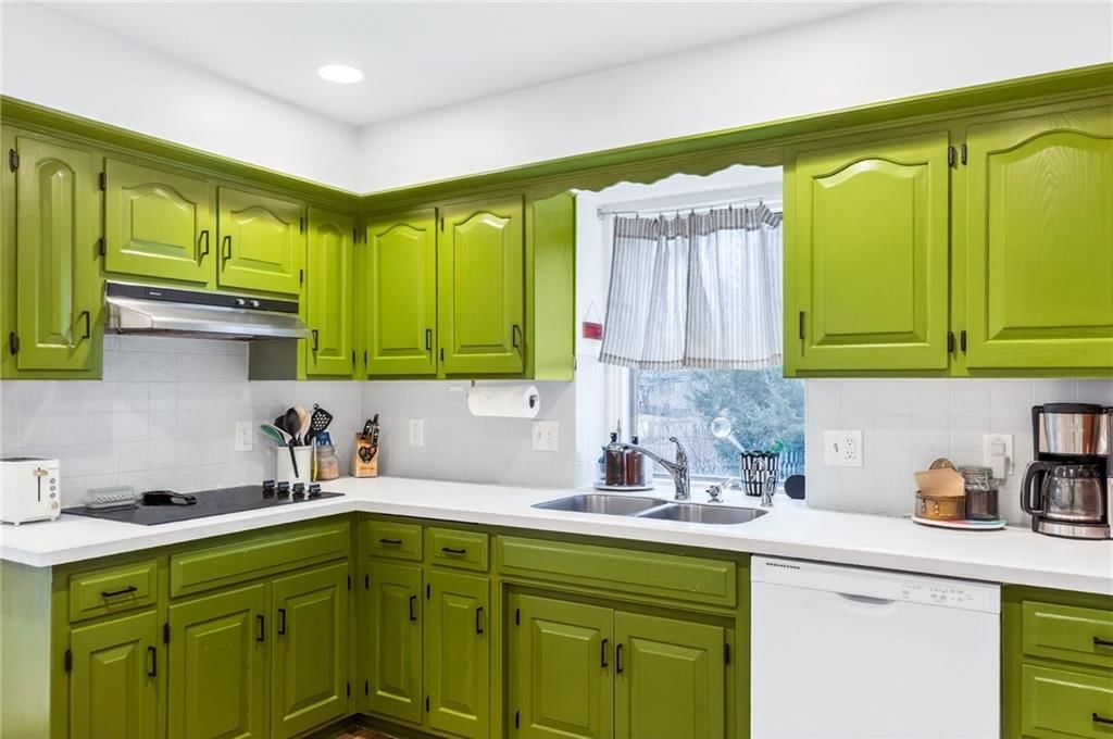 9809 W 101st Street — photo 17