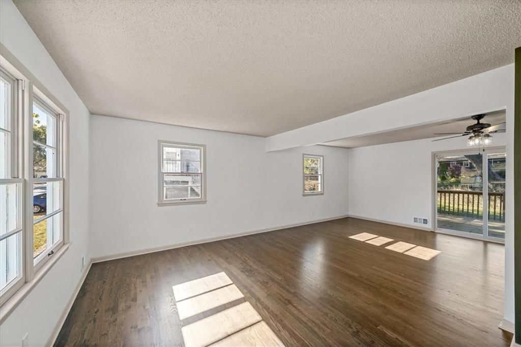 313 S Walker Street — photo 3