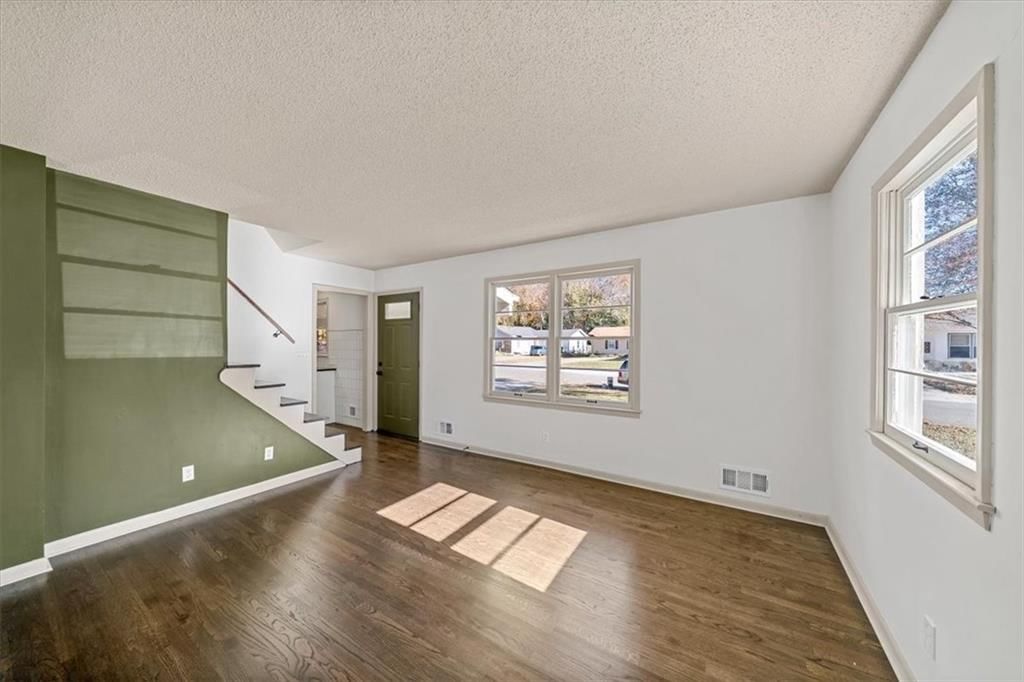 313 S Walker Street — photo 5