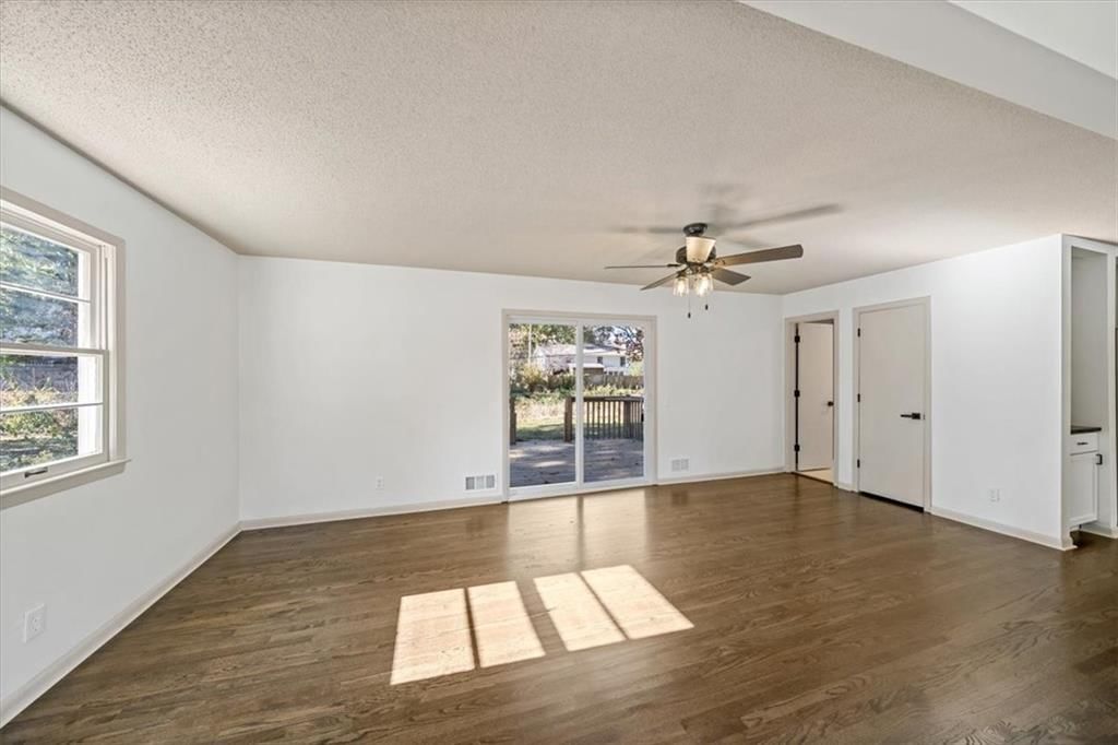 313 S Walker Street — photo 6