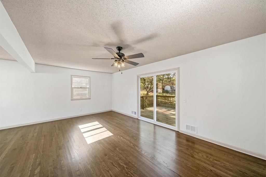 313 S Walker Street — photo 7