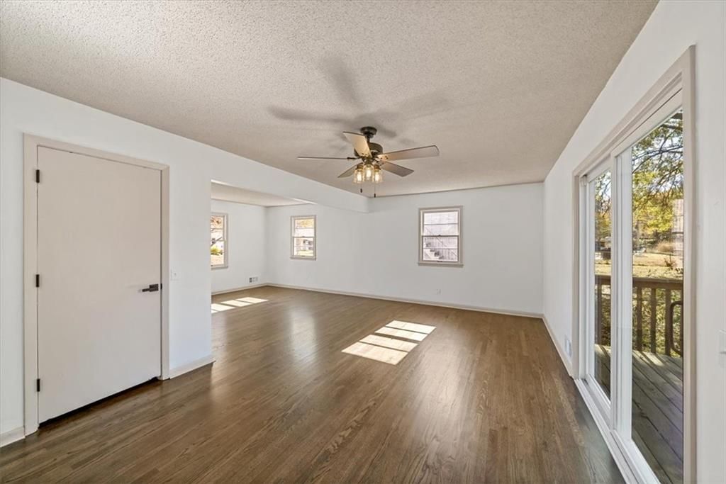 313 S Walker Street — photo 8