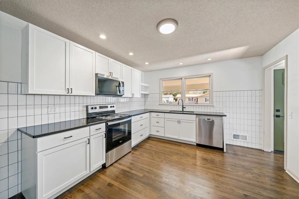 313 S Walker Street — photo 11