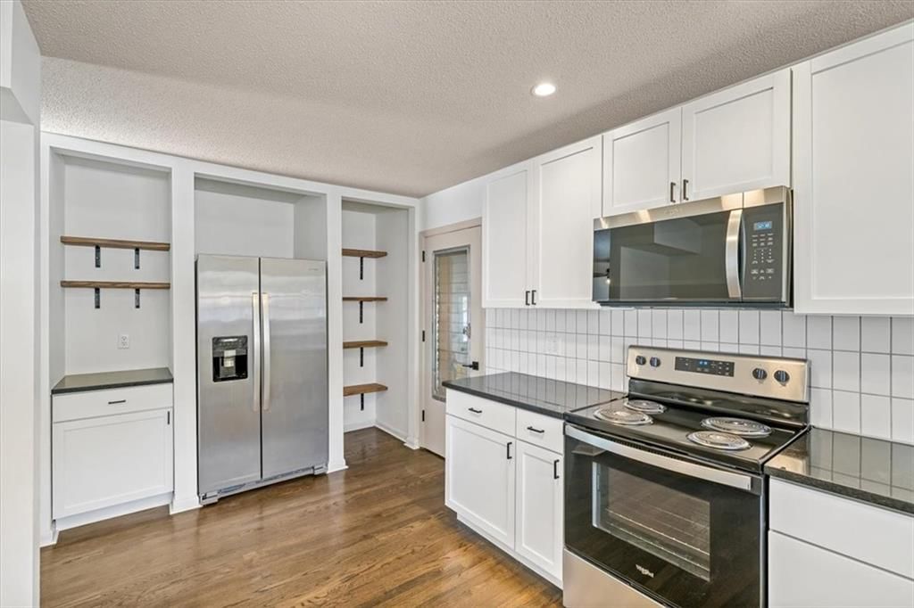 313 S Walker Street — photo 13