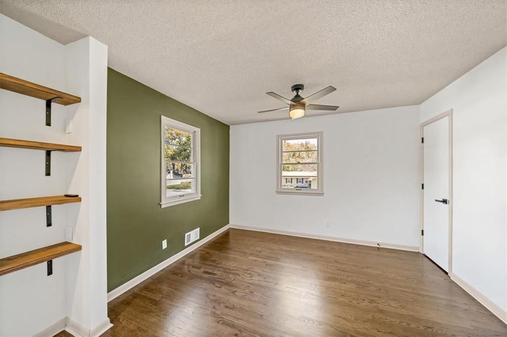 313 S Walker Street — photo 17
