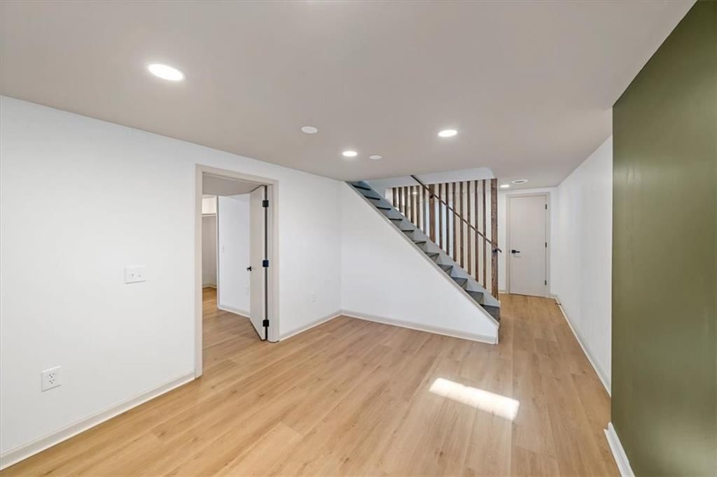 313 S Walker Street — photo 21