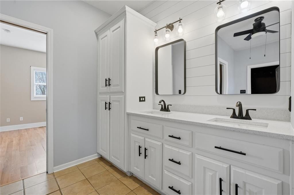 503 E Lexington Street — photo 12