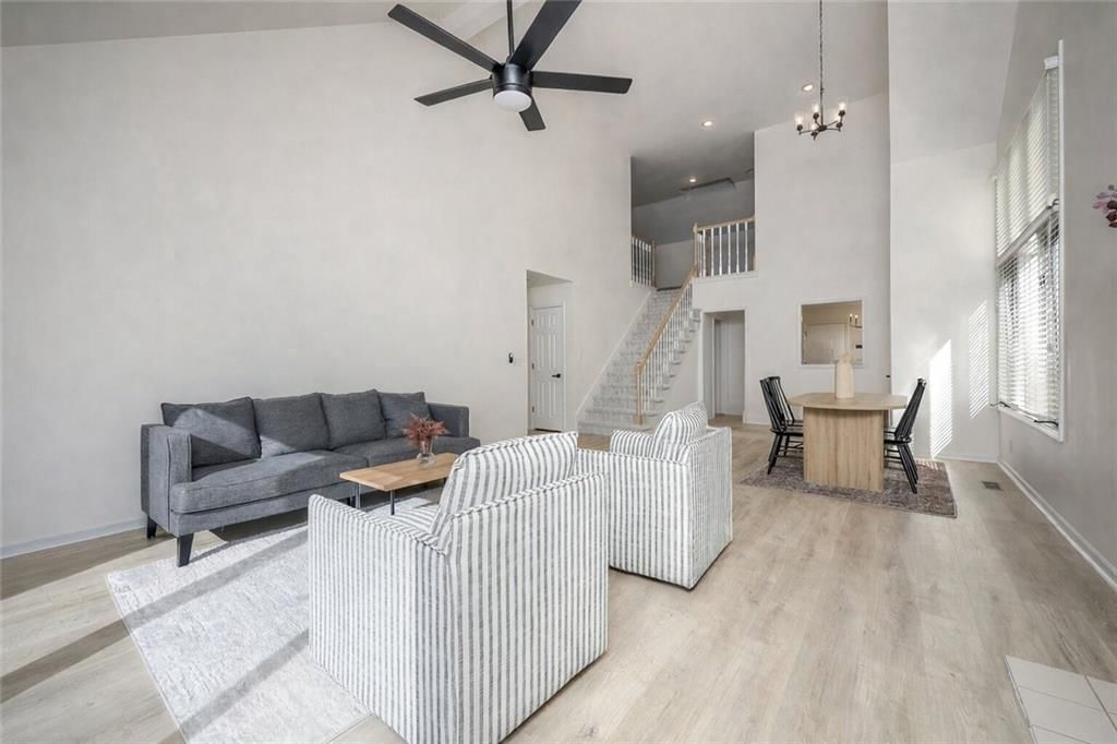 Photo 7 of 36 - 9415 W 122nd Street, Overland Park, KS 66213
