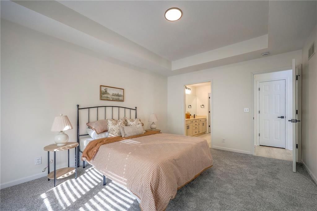 Photo 14 of 36 - 9415 W 122nd Street, Overland Park, KS 66213