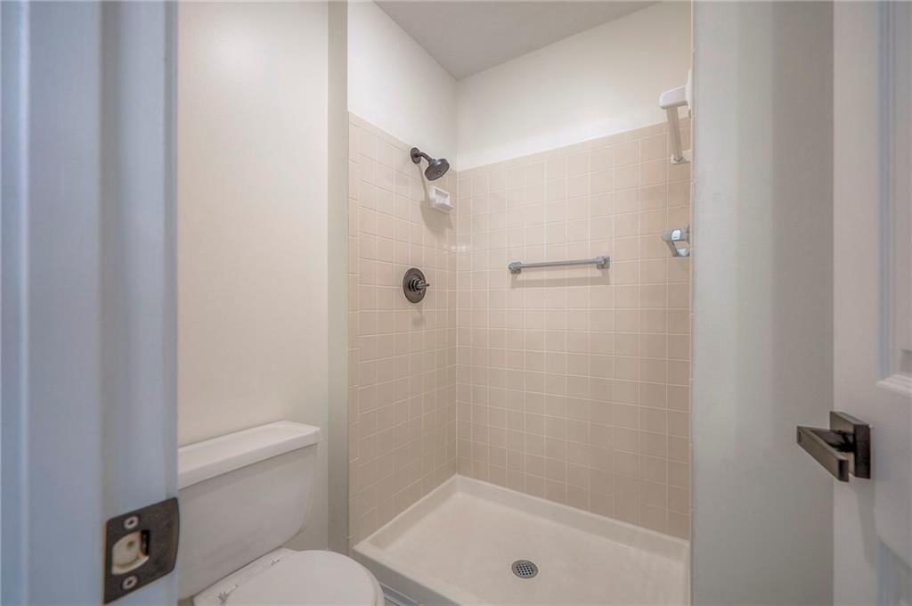 Photo 17 of 36 - 9415 W 122nd Street, Overland Park, KS 66213