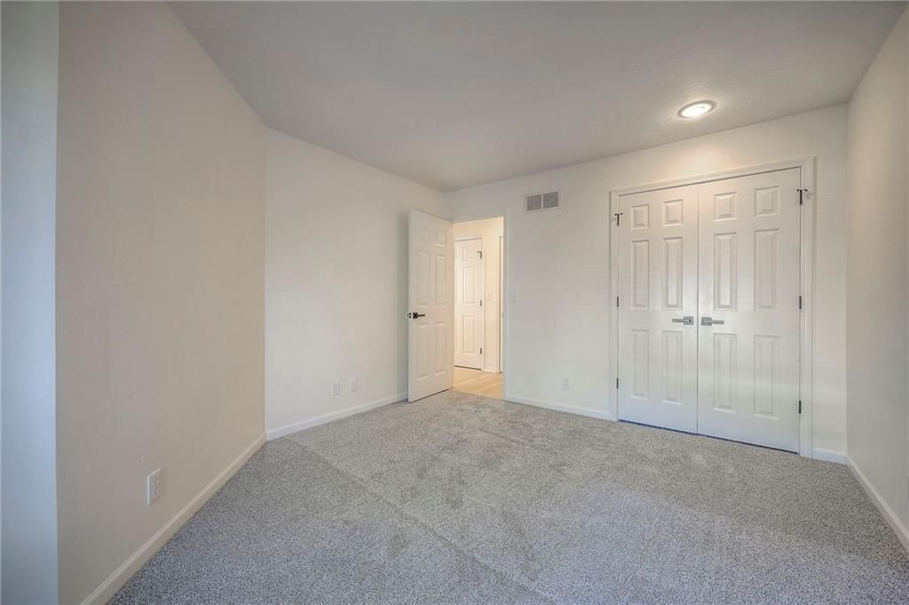 Photo 24 of 36 - 9415 W 122nd Street, Overland Park, KS 66213
