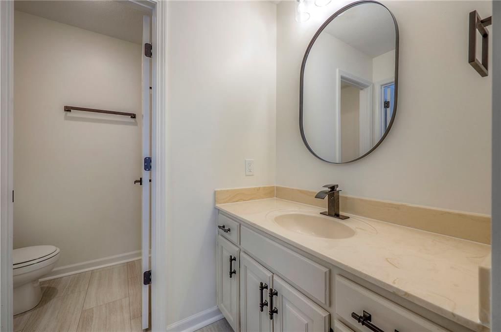 Photo 28 of 36 - 9415 W 122nd Street, Overland Park, KS 66213