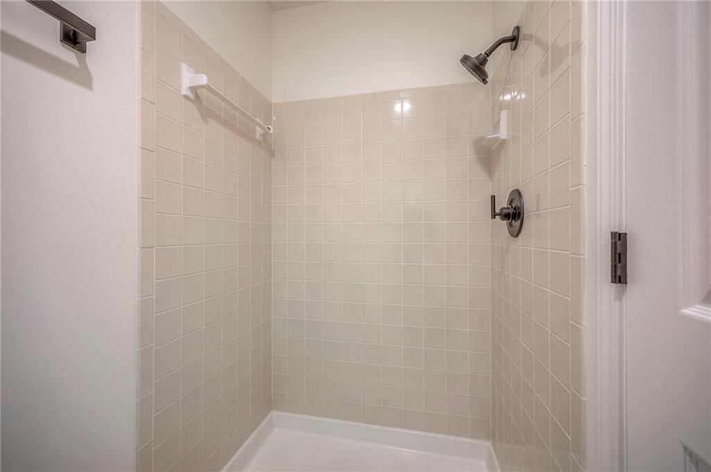 Photo 30 of 36 - 9415 W 122nd Street, Overland Park, KS 66213