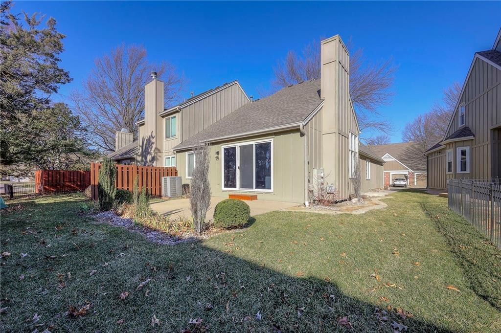Photo 34 of 36 - 9415 W 122nd Street, Overland Park, KS 66213