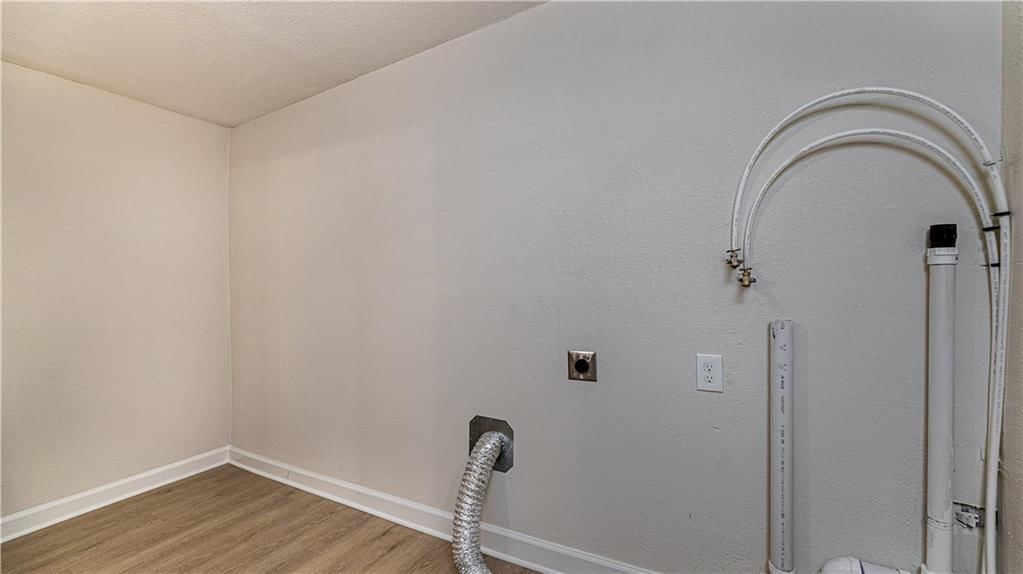 4000 Oakley Avenue — photo 8