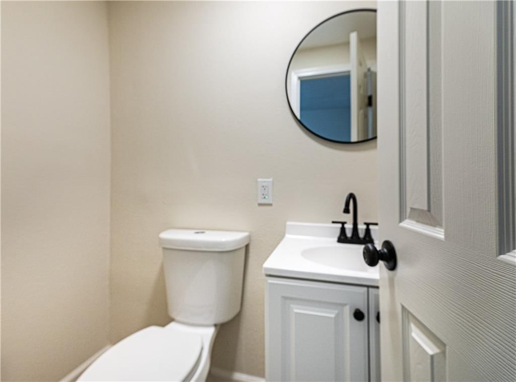 4000 Oakley Avenue — photo 10