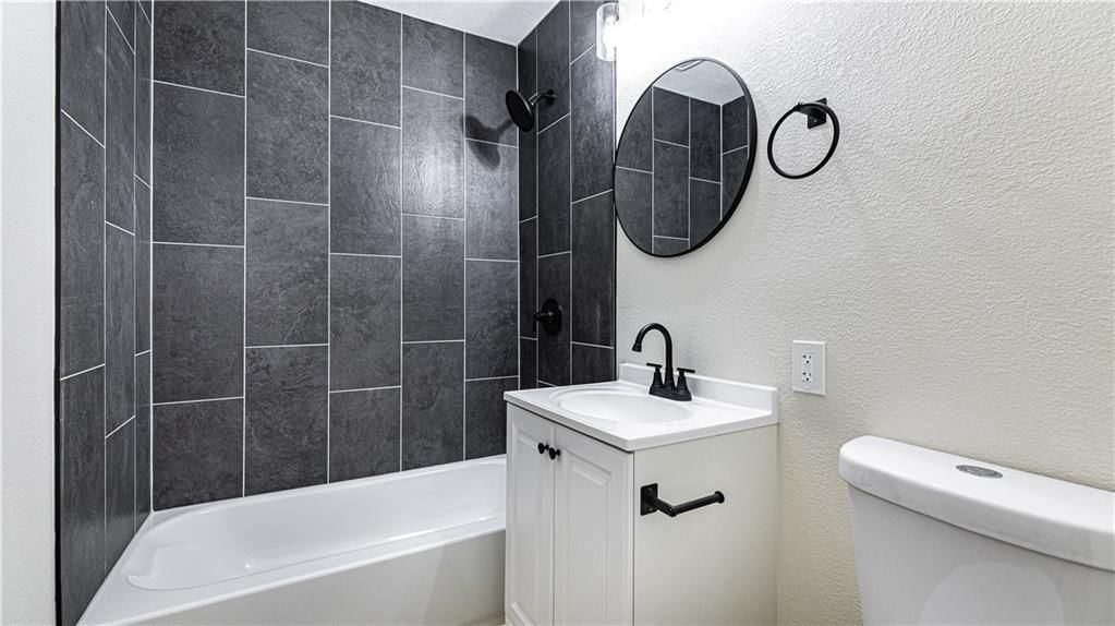 4000 Oakley Avenue — photo 13