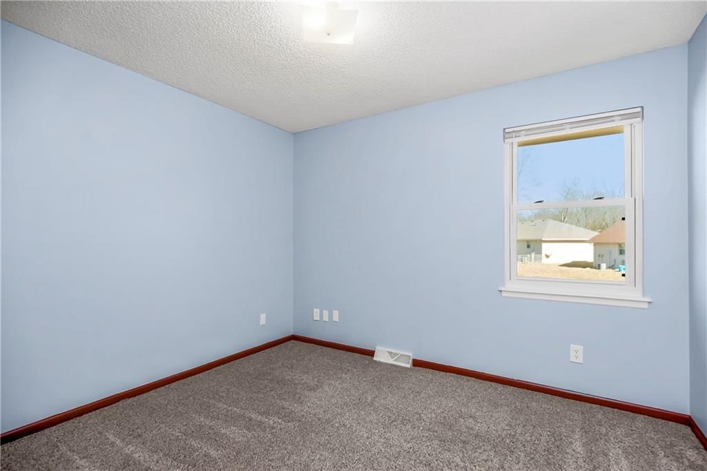 402 E 14th Street — photo 17