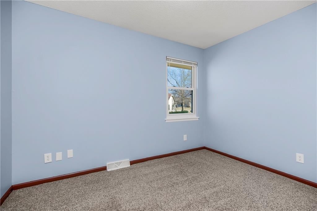 402 E 14th Street — photo 18