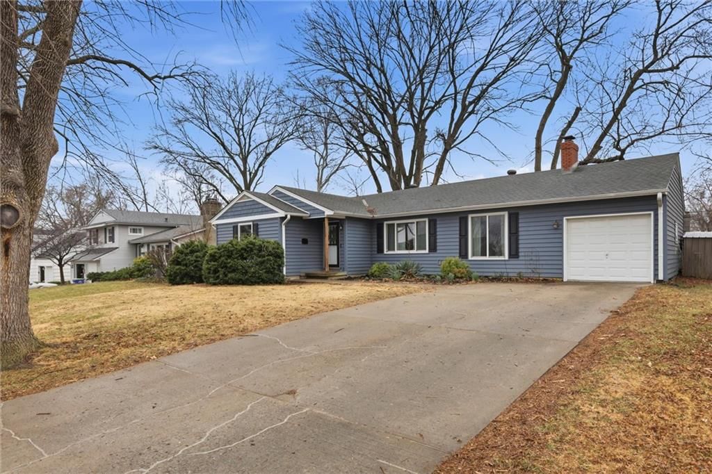 8806 Marty Street — photo 3