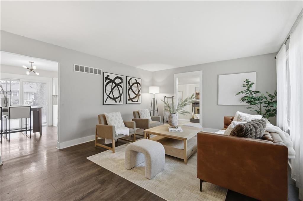 8806 Marty Street — photo 4