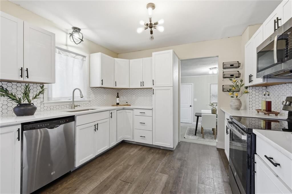 8806 Marty Street — photo 16