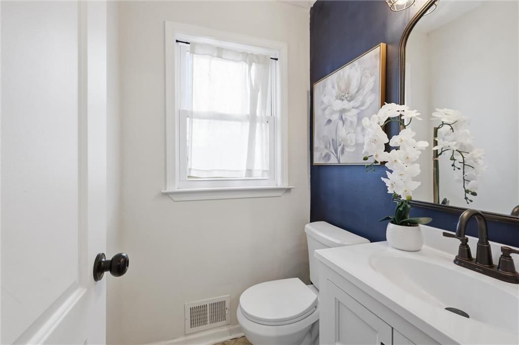 8806 Marty Street — photo 24